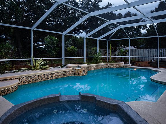 3rd image of 6967 Hammock Lakes Dr