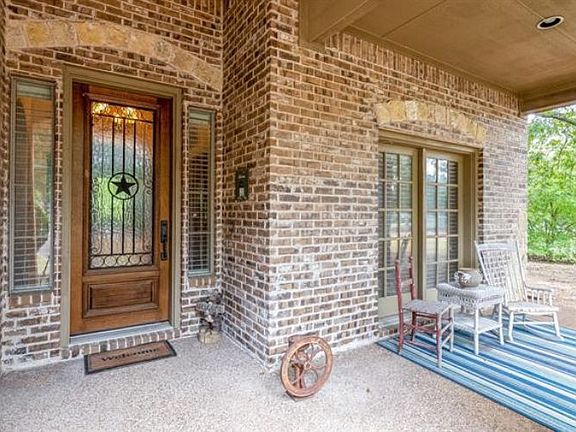 3rd image of 700 Shelton Dr