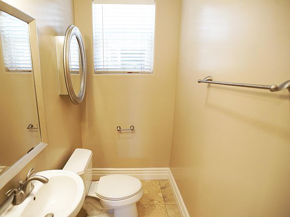 4th image of 18245 Burbank Blvd Unit 107