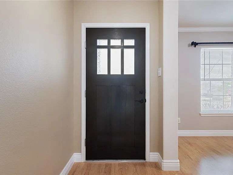 3800 Vonnegut Ct — Photo 4