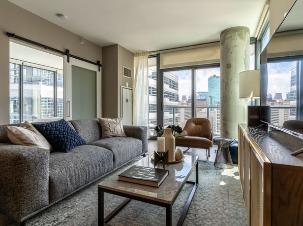 505 N State St APT 3206