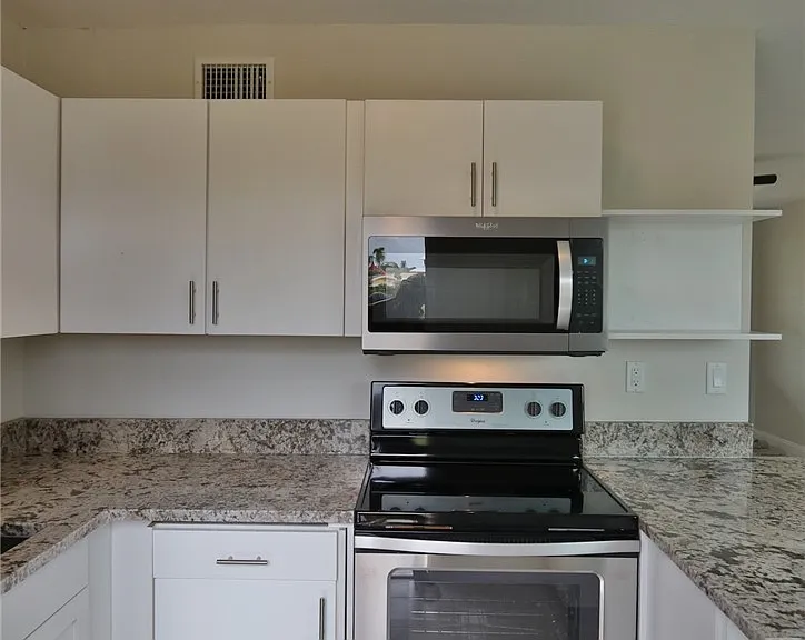 11 California Rd #B — Photo 22