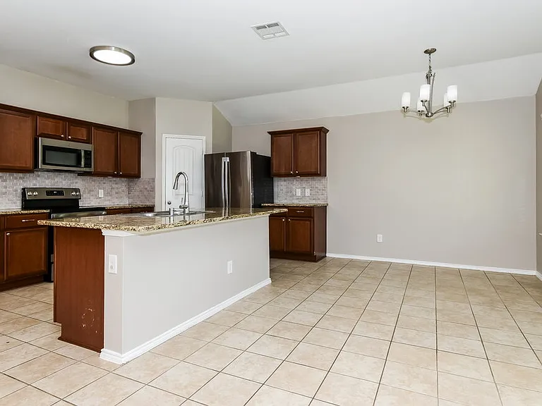 1114 Nickel St — Photo 5