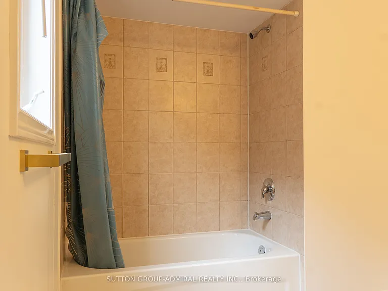 29 Wendelyn Dr #MAIN 2ND FLOOR — Photo 39