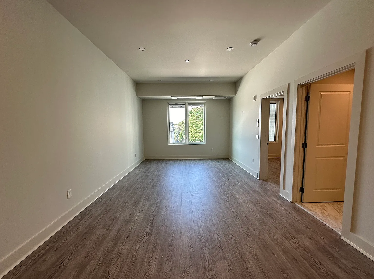 471 Washington St — Photo 3