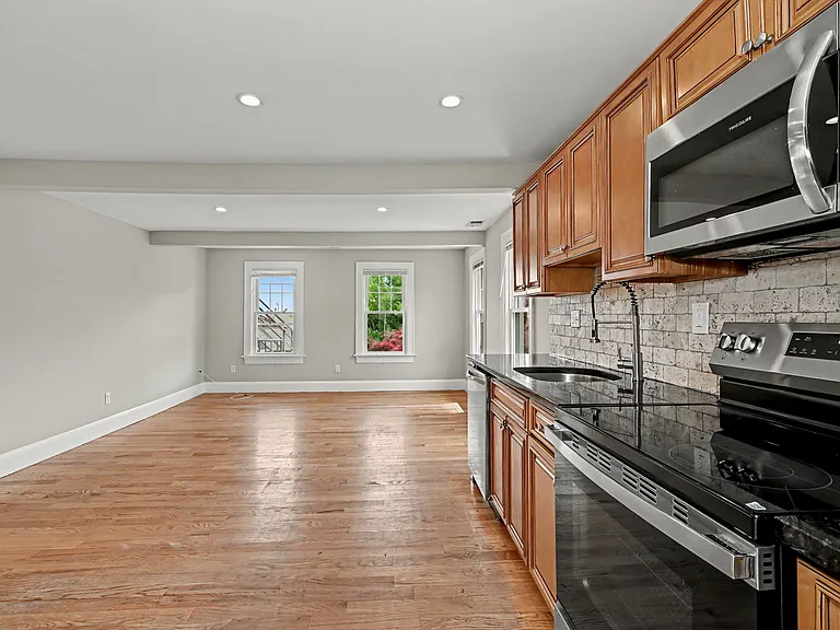 19 Spring Hill Ave #2 — Photo 16