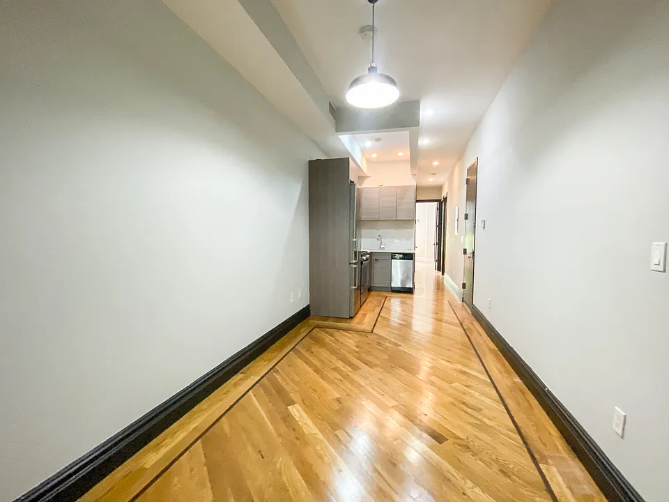 1050 Decatur St #2R