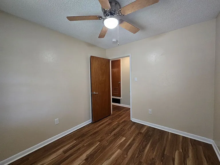 518 Kate St — Photo 12