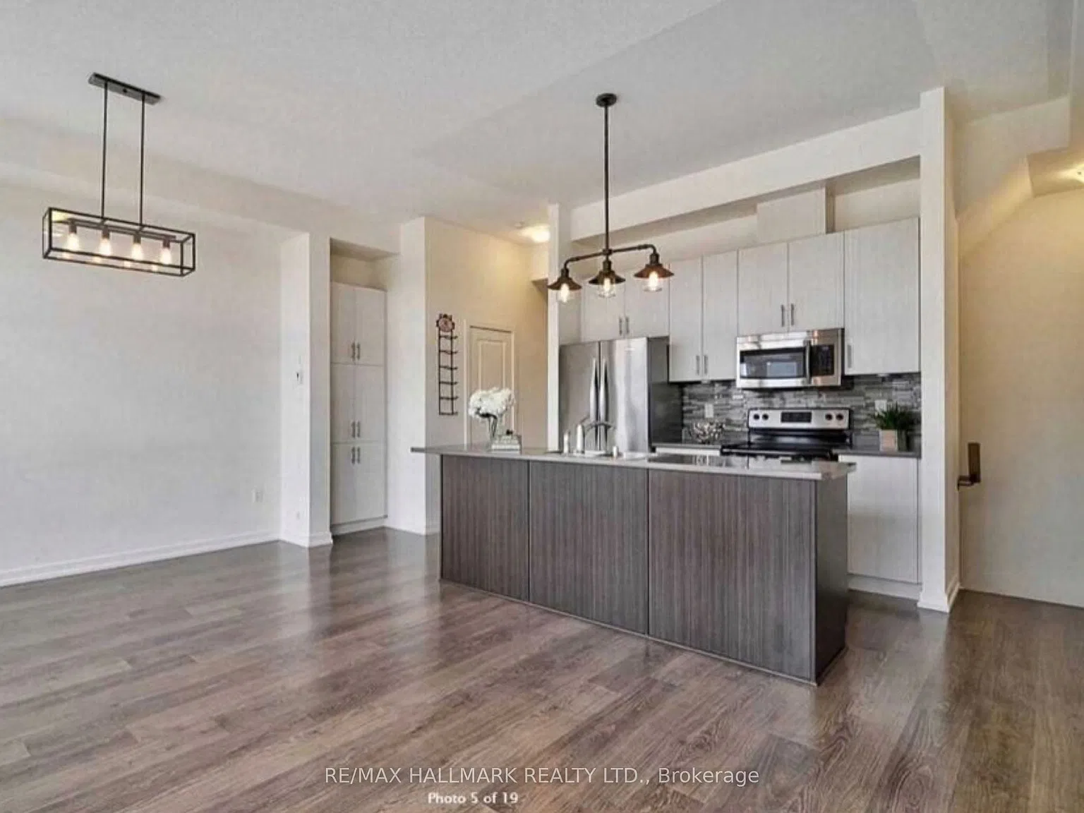 2 bed, $2,800 — Photo 3