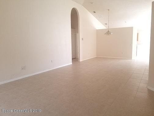 3rd image of 362 Tunbridge Dr