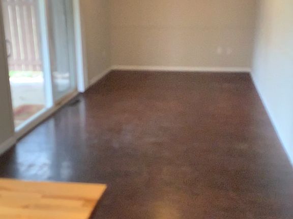 5th image of 402 Joellen Pl