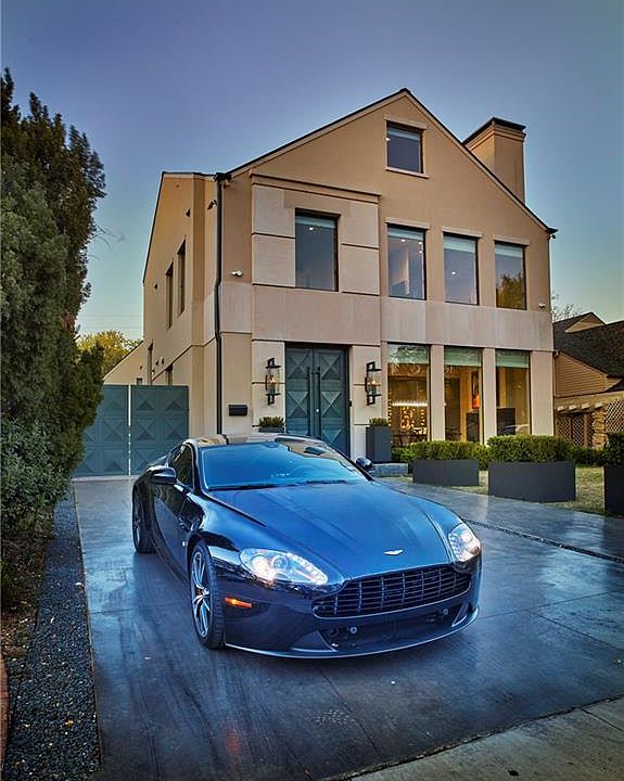 1st image of 4592 Belfort Ave