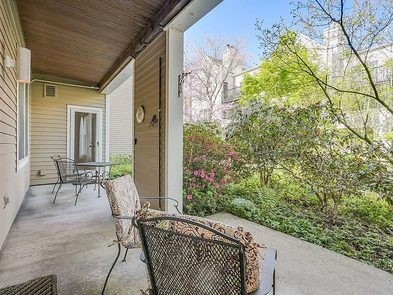205 SW Montgomery St #204 — Photo 22