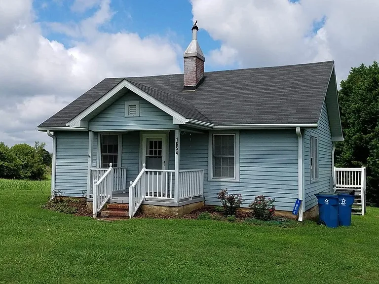 1654 State Highway 61 S — Photo 1