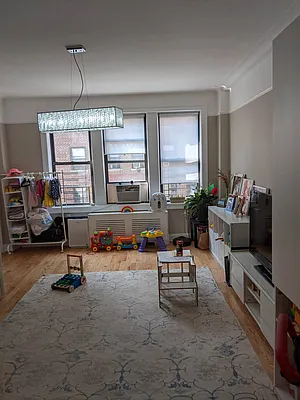 Rented by eRealty Advisors Inc | media 16