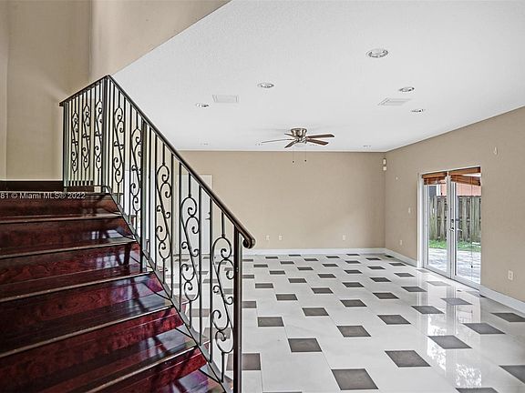 5th image of 15302 NE 5th Ct