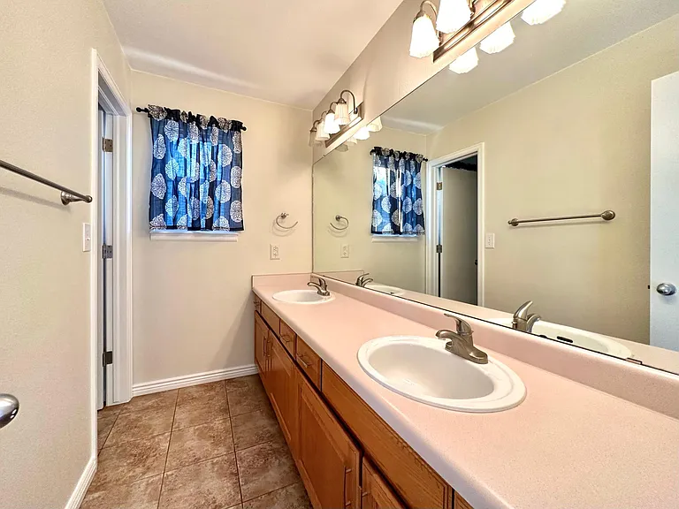 2nd floor bathroom