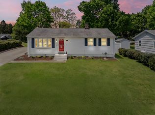 25 Prospect Ave E, Niantic, CT 06357