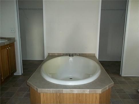 5th image of 530 Shady Ln