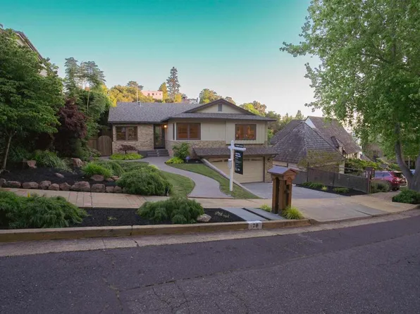 70 St James Pl, Piedmont, CA 94611