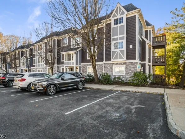 15 Village Dr #15, Morris Twp., NJ 07960