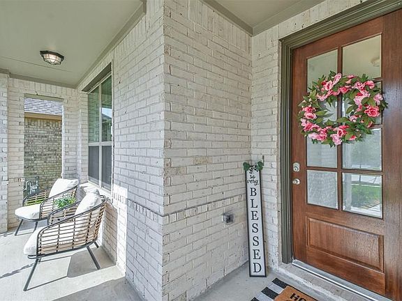 4th image of 15514 Baronial Castle Dr