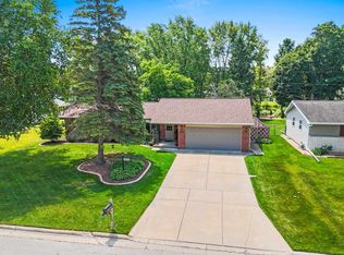 1415 Glen Rd, Green Bay, WI 54313
