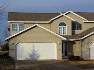 2425 Viola Heights Dr NE, Rochester, MN 55906