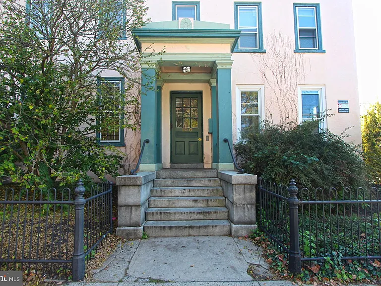 100 E Price St #1G — Photo 16