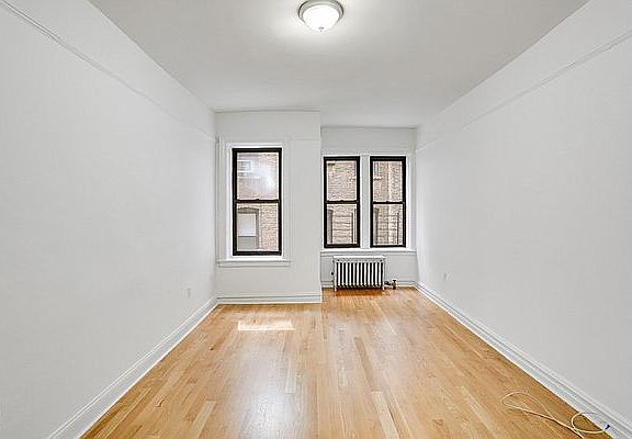 3rd image of 395 Fort Washington Ave APT 7