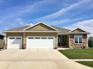 2754 Nicklaus Blvd, Sioux City, IA 51106