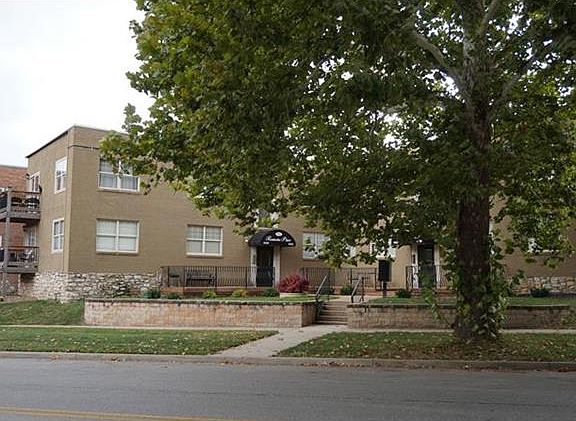 2nd image of 4526 Roanoke Pkwy #4A