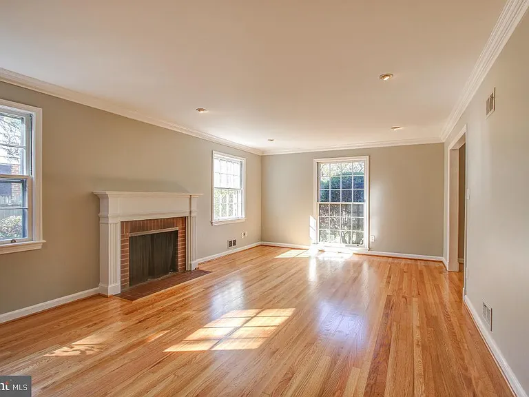 5600 Beam Ct — Photo 6