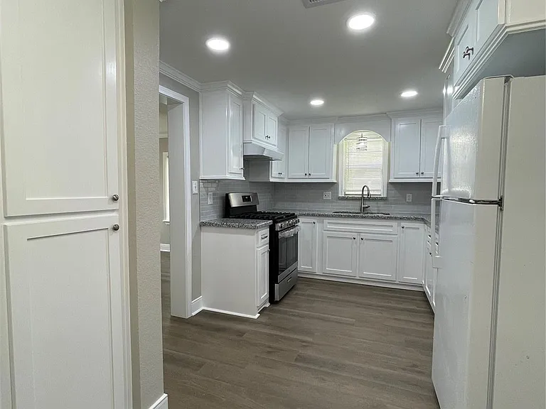 309 Ryan St — Photo 13