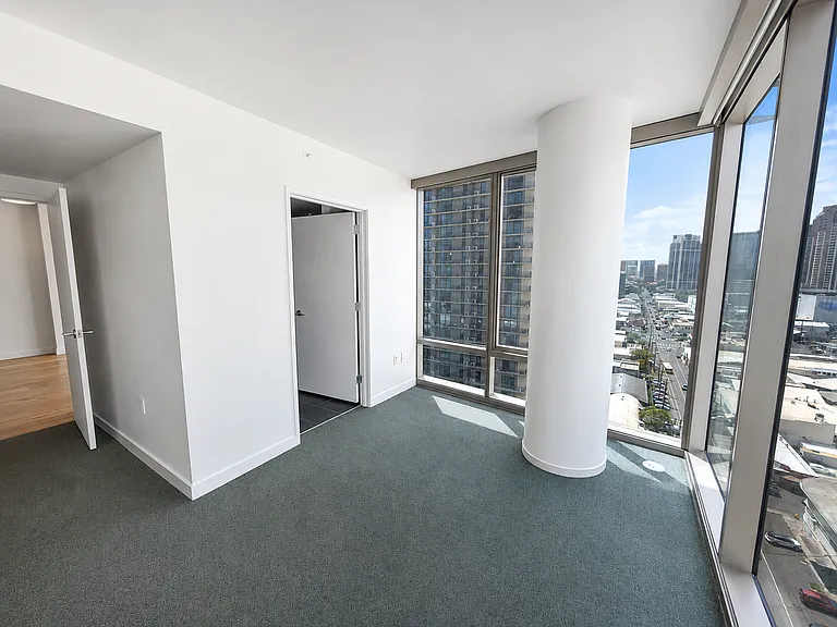 1001 Queen St #1415 — Photo 10