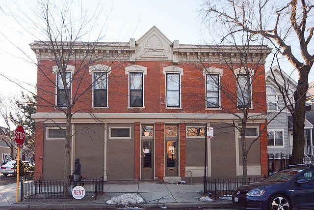 1st image of 2030 N Oakley Ave #2R