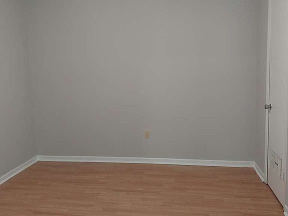 3rd image of 165 Midway Dr #A
