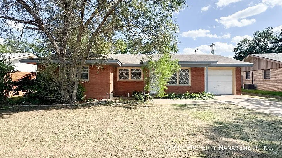 Close to Texas Tech | 3 bedroom | 5433 6th St. — Photo 2