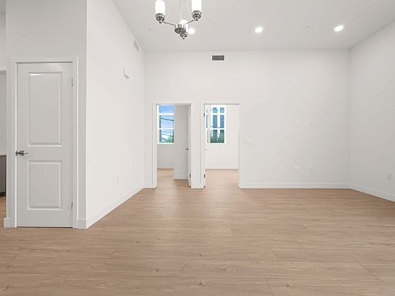 5th image of 8521 S Sepulveda Blvd APT 202