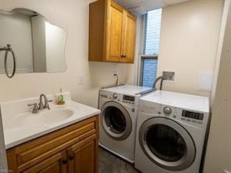 4th image of 418 Queen St #418