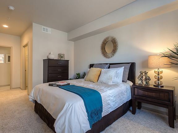 5th image of 121 E Tasman Dr #243