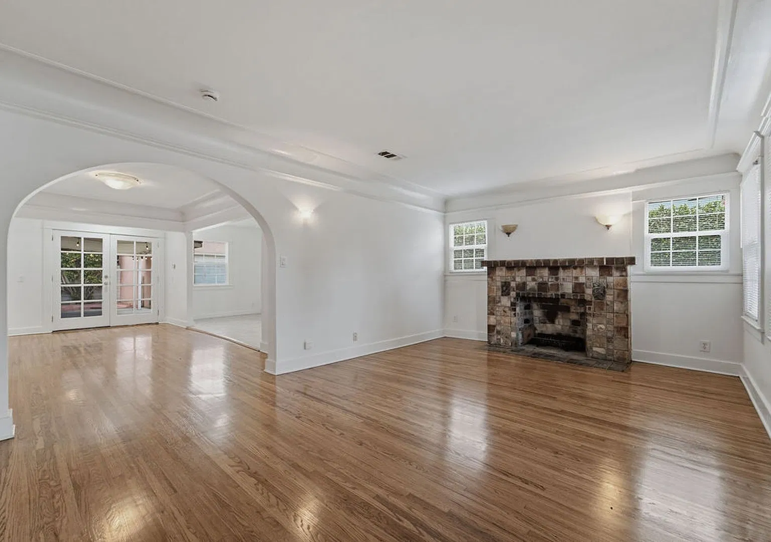 Spacious 3BD/2BA with Plenty of Parking — Photo 4