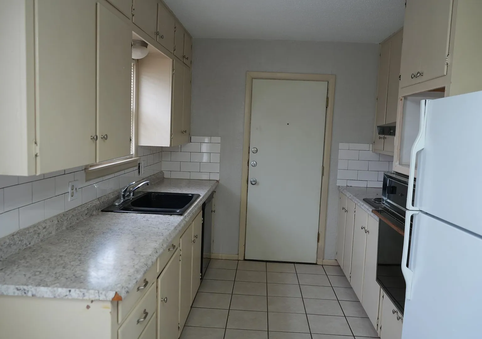 4815 41st- Available Now — Photo 3