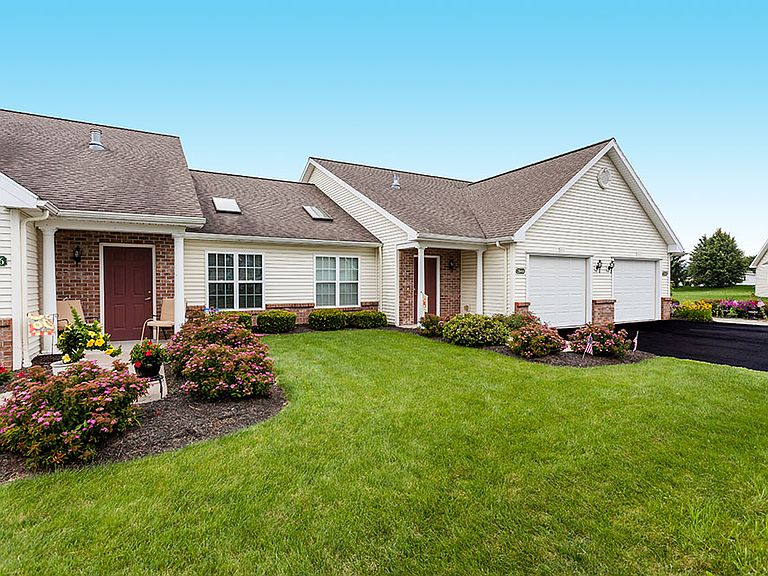 Villas of Victor & Regency Townhomes Apartment Rentals Victor, NY