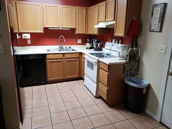 5th image of 110 Birch St