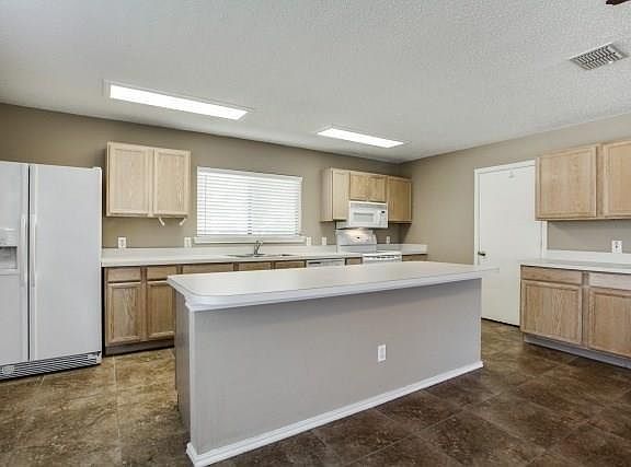 3rd image of 6505 Tara Ln