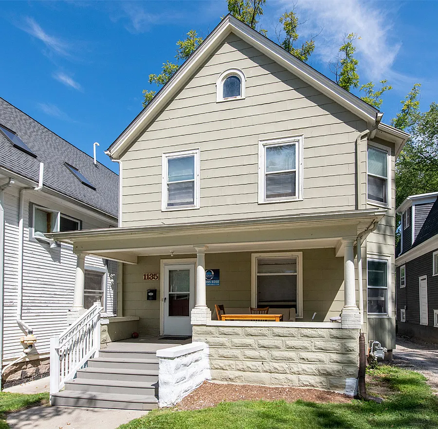 3 bed, 1.5 bath, 1850 sqft, $4,500 — Photo 1