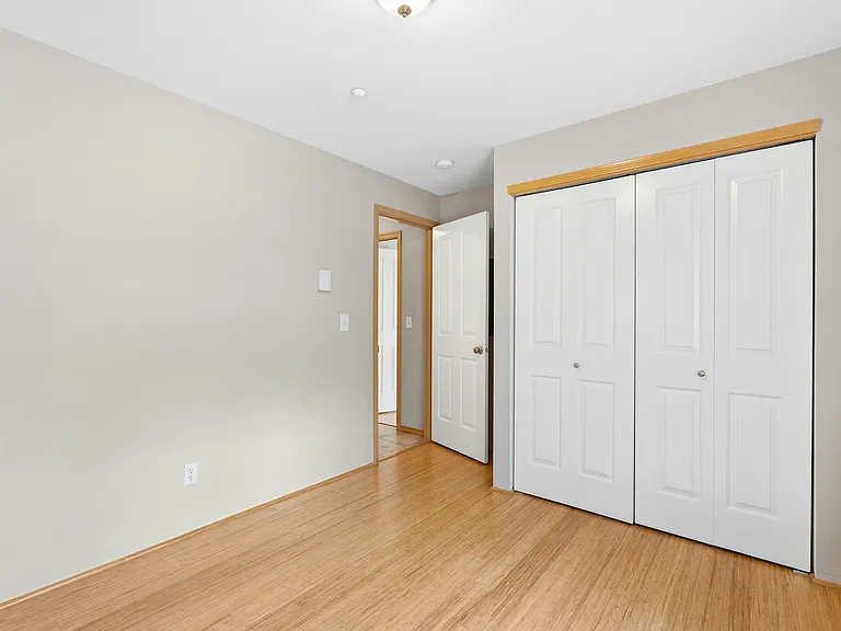 1652 25th Pl NE #203 — Photo 22