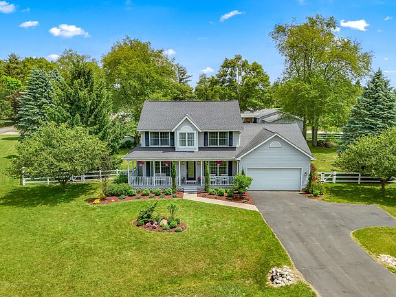 2nd image of 3327 N Manorway Dr