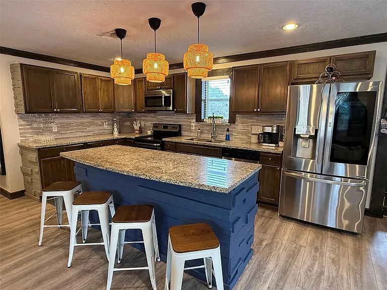 15504 Enid Dr — Photo 4